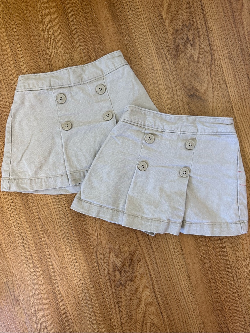 Old Navy Girls Uniform Skort (2)